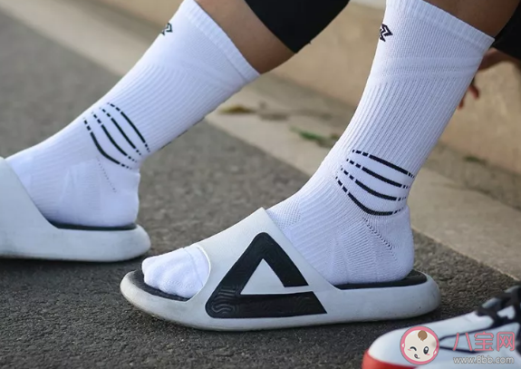 籃球襪怎么套在褲腳上 籃球襪怎么穿好看