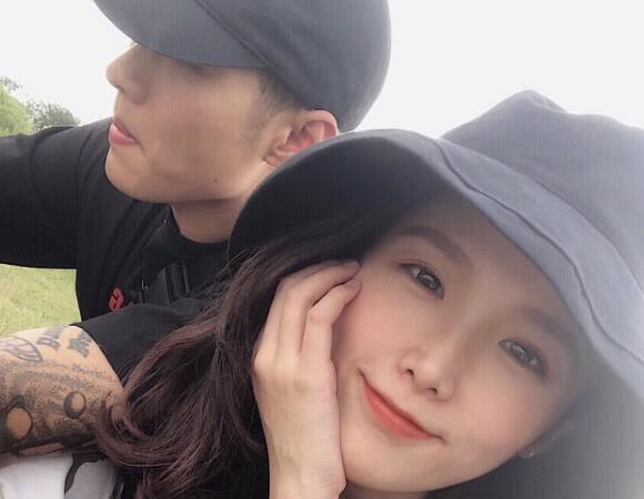 hey kong我坐在最后一排給你寫信是哪首歌 《Hey KONG》完整版歌詞在線聽歌 hey kong我坐在最后一排給你寫信是哪首歌 《Hey KONG》完整版歌詞在線聽歌