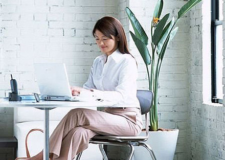 久坐之后肩頸疼痛該怎么緩解 緩解肩頸疼痛的運動有哪些 久坐之后肩頸疼痛該怎么緩解 緩解肩頸疼痛的運動有哪些