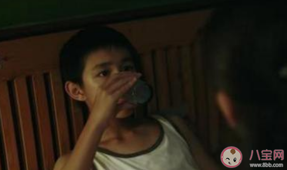 周春紅給你喝牛奶是什么梗 春紅為什么總要給兒子喝牛奶