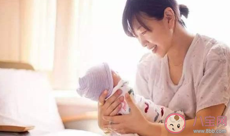 三伏天坐月子是開客廳窗戶還是開客廳空調 三伏天捂治月子病有科學依據嗎 三伏天坐月子是開客廳窗戶還是開客廳空調 三伏天捂治月子病有科學依據嗎