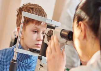 近視度數(shù)低不戴眼鏡可以嗎 近視了眼鏡度數(shù)配低一點(diǎn)好不好