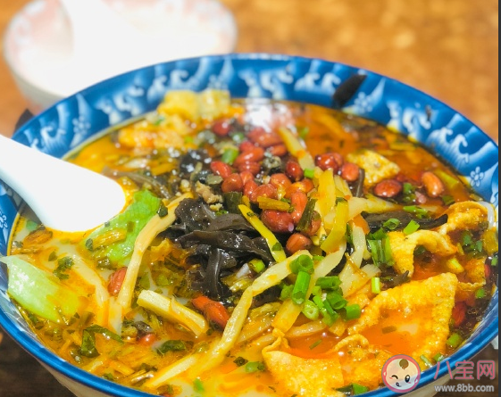 吃螺螄粉發朋友圈說說 關于螺絲分好吃的心情搞笑說說