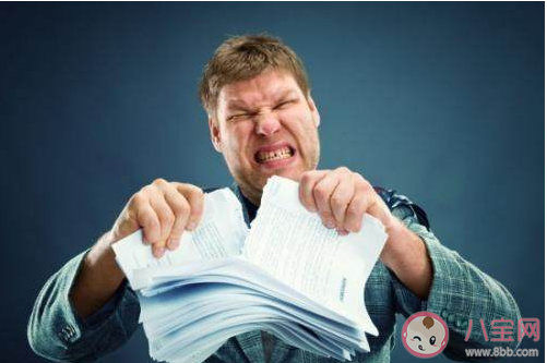 你覺得性格內(nèi)向是缺點(diǎn)嗎 性格內(nèi)向有哪些好處和壞處