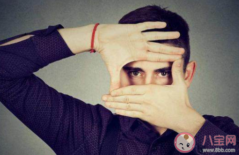 你覺得性格內(nèi)向是缺點(diǎn)嗎 性格內(nèi)向有哪些好處和壞處