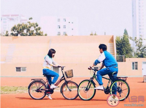 朋友圈曬男朋友照片的文案說說怎么發 曬男朋友照片的個性說說句子