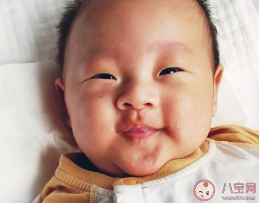 寶寶滿3個月朋友圈的說說 寶寶今天三個月的感言心情