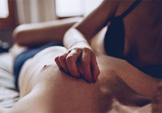 想愛愛了不敢開口怎么辦 如何暗示自己想愛愛了