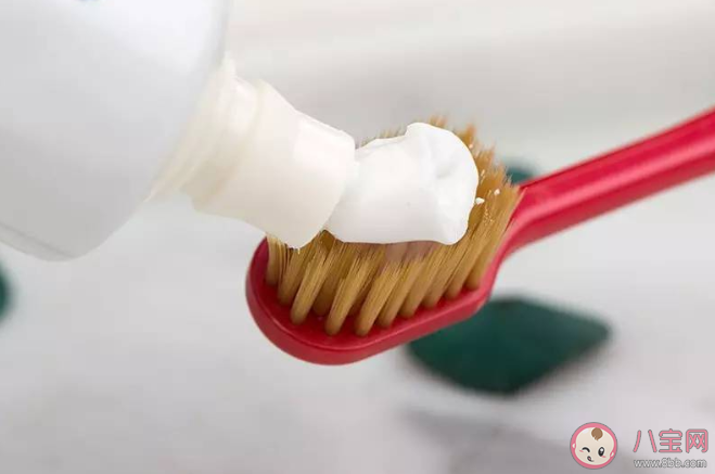 常喝咖啡會讓牙齒變黃嗎 喝咖啡牙齒變黃了怎么辦 常喝咖啡會讓牙齒變黃嗎 喝咖啡牙齒變黃了怎么辦