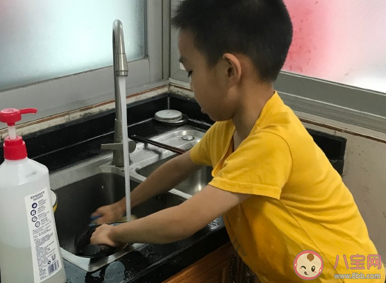 兒子洗碗的朋友圈說說 表揚孩子洗碗的感言說說