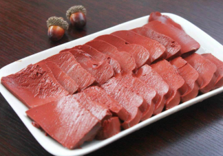 吃完豬血為什么會拉黑色大便 吃豬血拉黑色便便是在排毒嗎