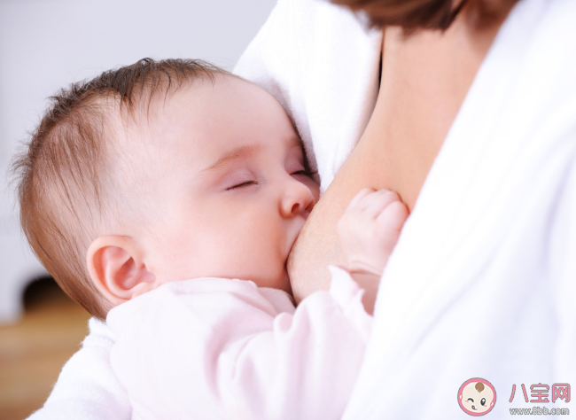 哺乳期媽媽發燒不能喂奶嗎 發燒會使乳汁變質嗎