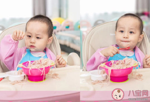 寶寶會自己吃飯的朋友圈說說 寶寶自己動手吃飯開心感言句子