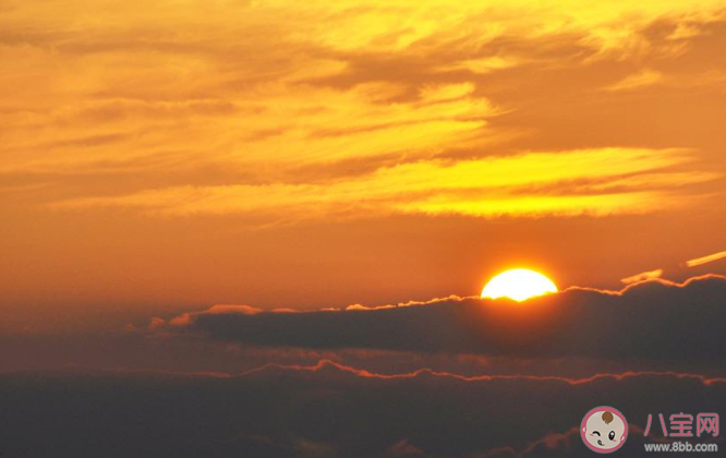 關于朝霞的唯美句子 形容朝霞很美的說說 關于朝霞的唯美句子 形容朝霞很美的說說