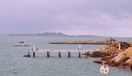 關(guān)于刮臺(tái)風(fēng)的心情說說 刮臺(tái)風(fēng)下暴雨幽默微信句子