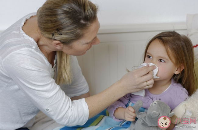 天氣熱孩子為什么容易感冒 得了熱感冒該怎么辦 天氣熱孩子為什么容易感冒 得了熱感冒該怎么辦