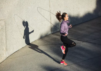 跳繩減肥真的會讓腿變粗嗎 跳繩的正確姿勢是什么