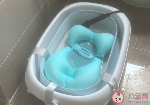 表揚孩子第一次洗衣服感慨句子 關于寶寶第一次洗衣服心情說說。