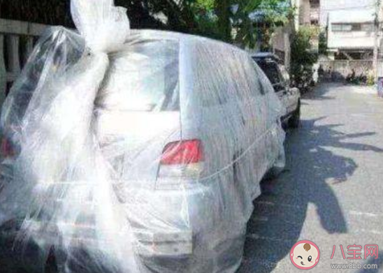 臺風(fēng)天氣外面車停在哪里比較好 臺風(fēng)來了車怎么停安全