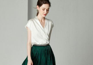 女性真絲衣服洗過之后有白霜怎么辦 真絲衣服上面為什么會有白霜