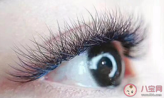 怎么避免睫毛和假睫毛分層 睫毛分層怎么辦 怎么避免睫毛和假睫毛分層 睫毛分層怎么辦