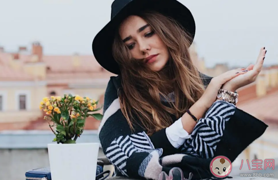 回避型依戀人格怎么談戀愛 回避型依戀人格戀愛的表現