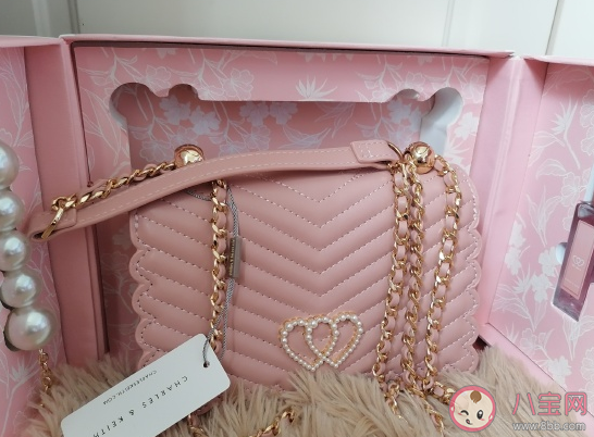 七夕收到禮物了發(fā)朋友圈文案 七夕收到禮物的感言感慨句子