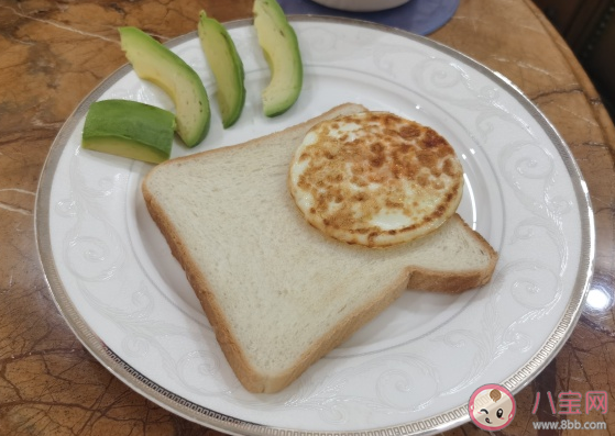 感動女兒給我做的早餐說說 吃了女兒做的早餐開心感言句子