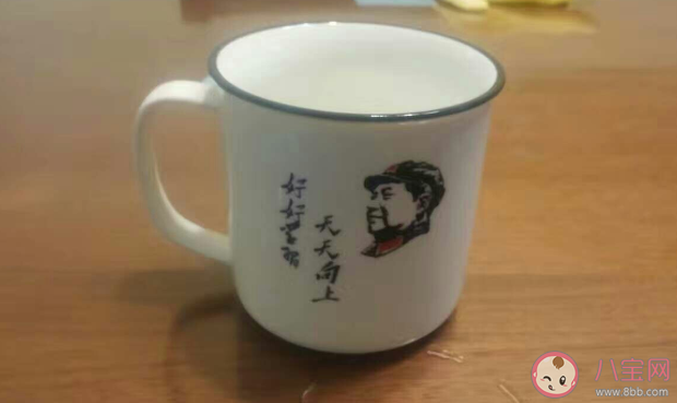 用搪瓷喝水會重金屬中毒嗎 喝水用什么杯子比較安全 用搪瓷喝水會重金屬中毒嗎 喝水用什么杯子比較安全