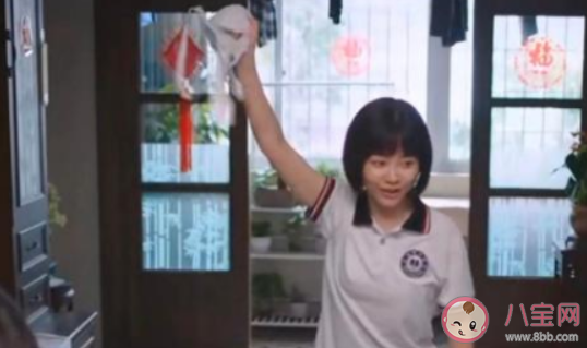 《以家人之名》凌霄送內衣給尖尖說明了什么 凌霄早就喜歡尖尖了嗎