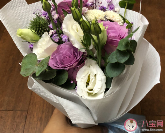 七夕收到兒子送的花高興說說 收到兒子七夕送的話朋友圈文案