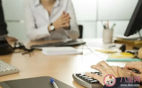 男領導想潛你的表現有哪些 發現職場男領導曖昧怎么處理