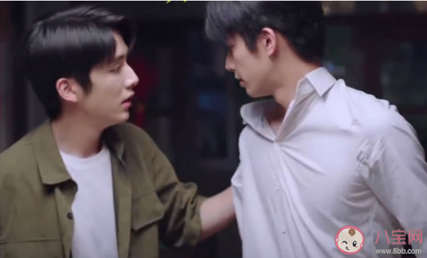 以家人之名凌霄吃藥是怎么了 凌霄身上的疤痕是怎么回事