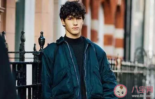 在自習(xí)室怎么跟女生搭訕說話 學(xué)校各個場所搭訕技巧