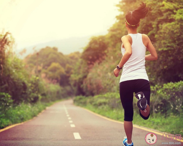 長期跑步怎么保護膝蓋避免損傷 跑步避免膝蓋損傷的方法 長期跑步怎么保護膝蓋避免損傷 跑步避免膝蓋損傷的方法