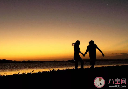 和女生聊天必備的50個聊天套路 特別爆笑又逗比的段子 和女生聊天必備的50個聊天套路 特別爆笑又逗比的段子