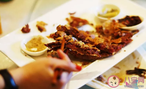 西安30歲小伙疑因吃隔夜菜失明癱瘓怎么回事 冰箱隔夜菜對身體的危害有哪些 西安30歲小伙疑因吃隔夜菜失明癱瘓怎么回事 冰箱隔夜菜對身體的危害有哪些