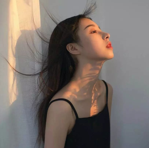 女生問你認識我嗎怎么幽默回答 你認識我嗎幽默回復