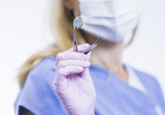 拔牙后很難受怎么護理恢復快 拔牙前不能隱瞞哪些病史