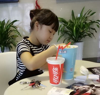 寶貝開學住校了媽媽不舍得的心情句子 孩子開學住宿舍了媽媽心情說說