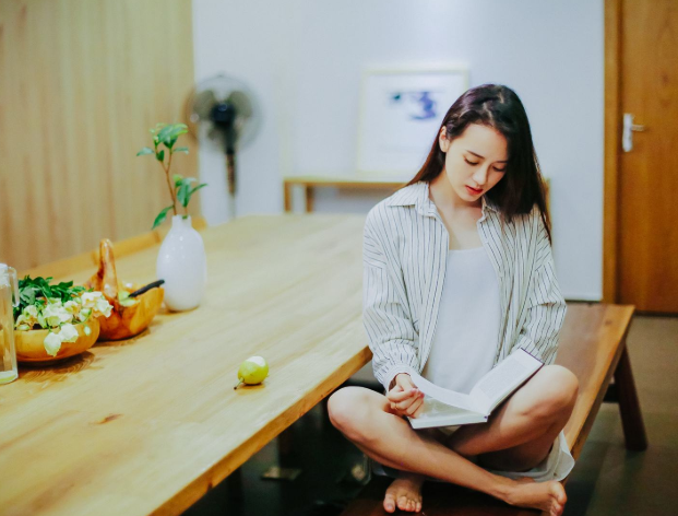 和女生聊天怎么開場比較好 主動聊天話術(shù)技巧 和女生聊天怎么開場比較好 主動聊天話術(shù)技巧