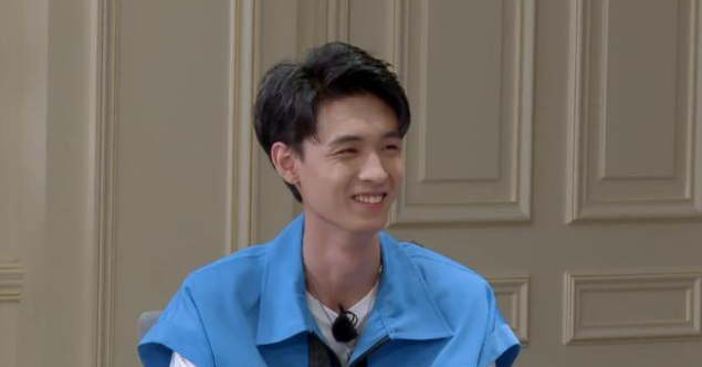 德云斗笑社為什么沒(méi)有張?jiān)评讞罹爬?張?jiān)评讻](méi)參演德云斗笑社的原因是什么