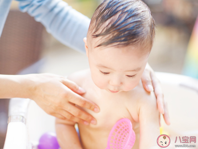 幾歲是孩子洗澡性教育時機(jī) 孩子洗澡家長怎么進(jìn)行性教育