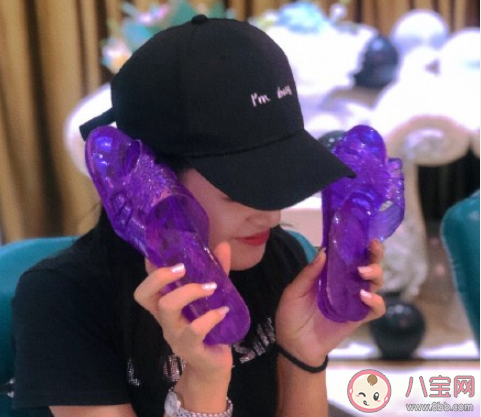 祝我閨蜜資產過億是什么歌 《暴富吧閨蜜》完整版歌詞在線聽歌 祝我閨蜜資產過億是什么歌 《暴富吧閨蜜》完整版歌詞在線聽歌