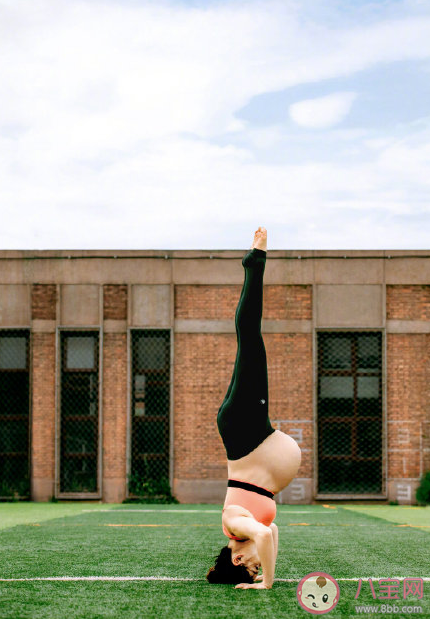 劉璇曬孕肚倒立照 孕婦倒立對(duì)胎兒有影響嗎