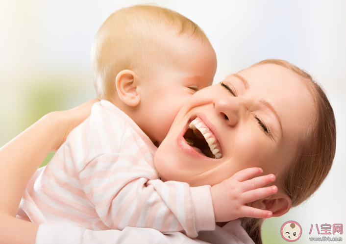寶寶粘人只認媽媽怎么辦 0到3歲寶寶粘人應對方法