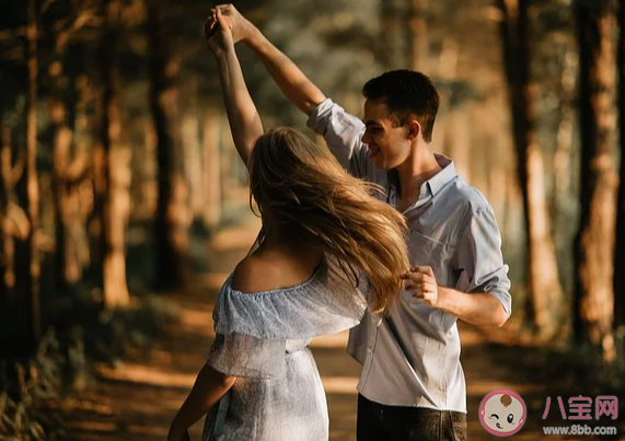 感情中付出得不到回報怎么辦 引導伴侶對你付出的方法 感情中付出得不到回報怎么辦 引導伴侶對你付出的方法