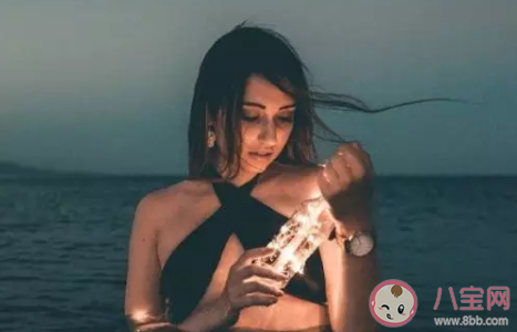 被發好人卡怎么說話化解尷尬 女生和你不熟怎么聊天