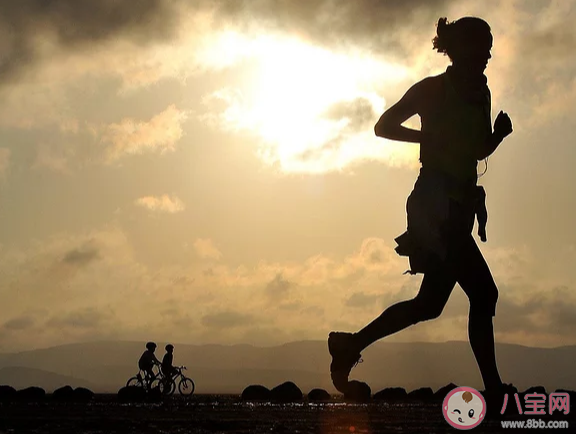 晨跑好還是夜跑好疑惑解答 晨跑和夜跑怎么選擇