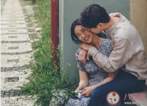 秋天太適合戀愛了是什么意思 秋天太適合戀愛了下一句是什么